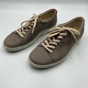 ECCO Soft 7 Women's Sneakers in a taupe Sz 5